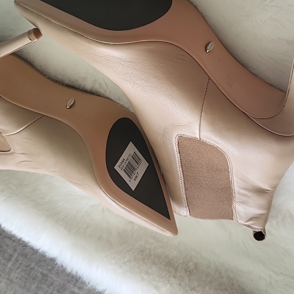 Beautiful Tony Bianco Anckle Boots